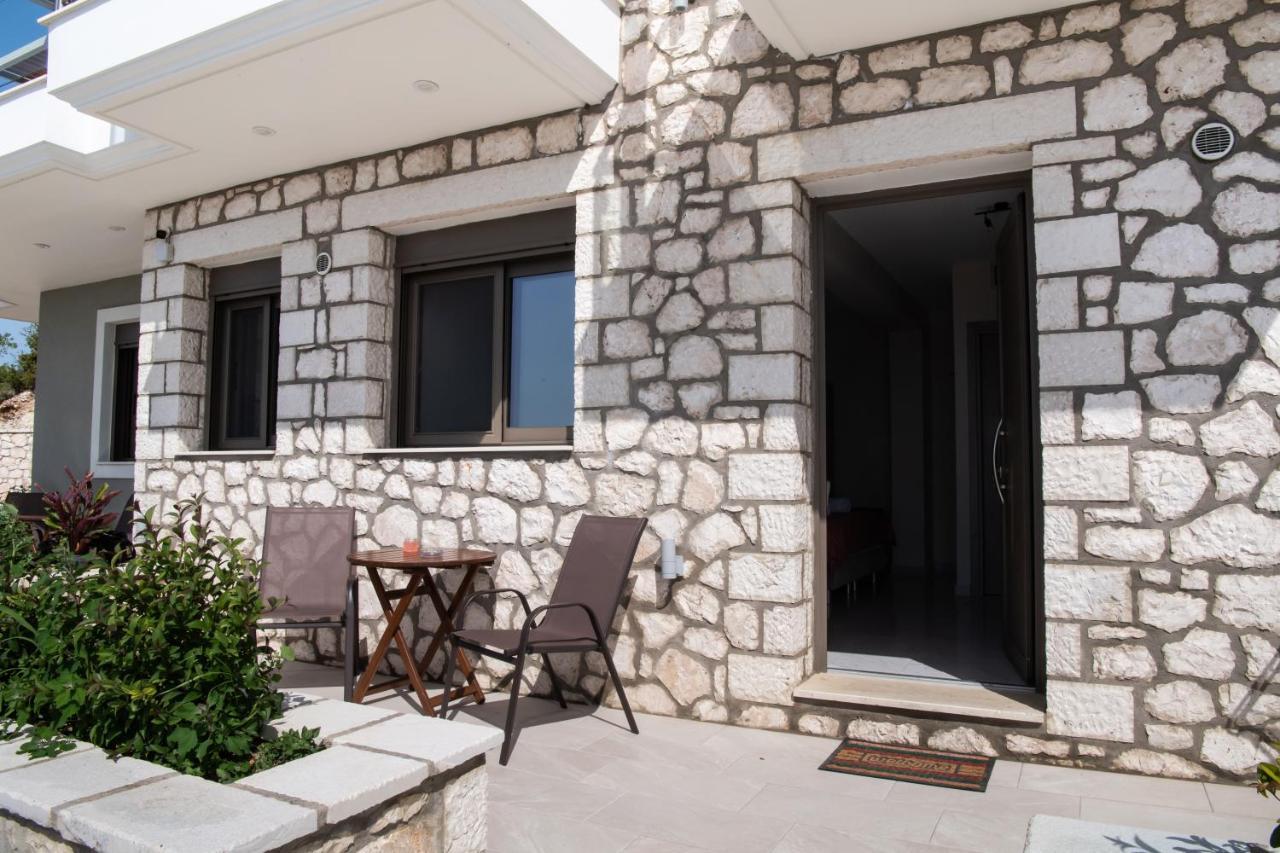 Áyios Nikítas Melikiron Luxury Apartments מראה חיצוני תמונה