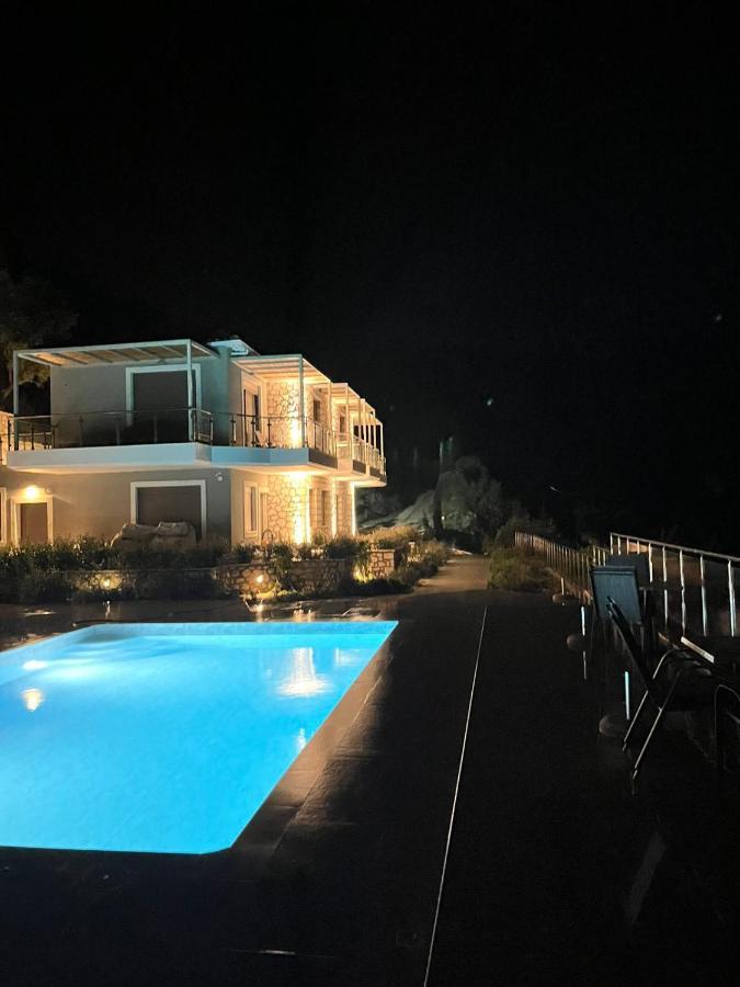 Áyios Nikítas Melikiron Luxury Apartments מראה חיצוני תמונה